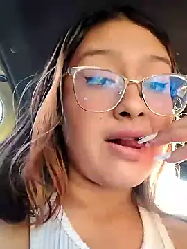 TatiJx Pink online show from February 10, 2026, 12:04 pm