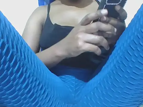 Snapshot of Littlemistress24 chatting on March 3, 2026, 6:15 pm Littlemistress24 online show from March 3, 2026, 6:15 pm