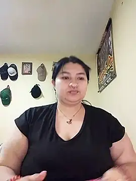 LauraHorny69 online show from May 6, 2026, 8:24 pm