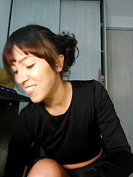  LinaBedoya online show from January 18, 2026, 5:11 am