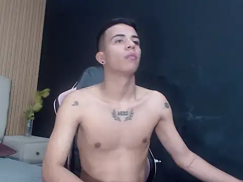 MaximoGrayy online show from January 14, 2026, 6:44 pm