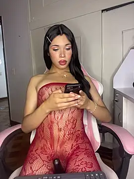 Snapshot of DollCamila chatting on April 18, 2026, 3:03 pm DollCamila online show from April 18, 2026, 3:03 pm