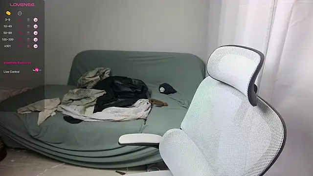 LeonBoykisser online show from February 26, 2026, 8:36 am