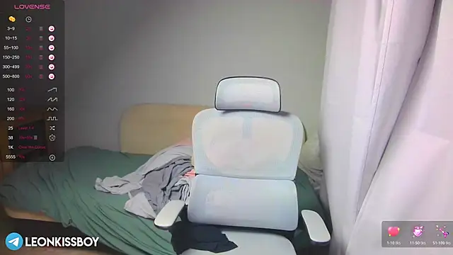 LeonBoykisser online show from March 20, 2026, 8:32 pm