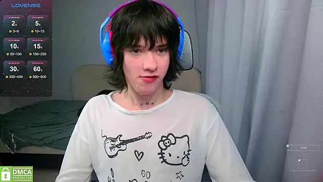 LeonBoykisser online show from May 26, 2026, 2:04 pm