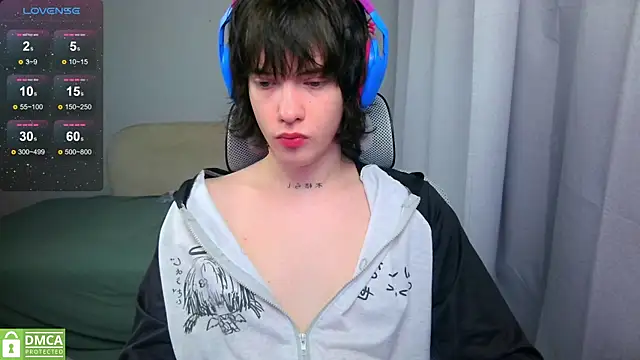 LeonBoykisser online show from May 22, 2026, 2:20 am