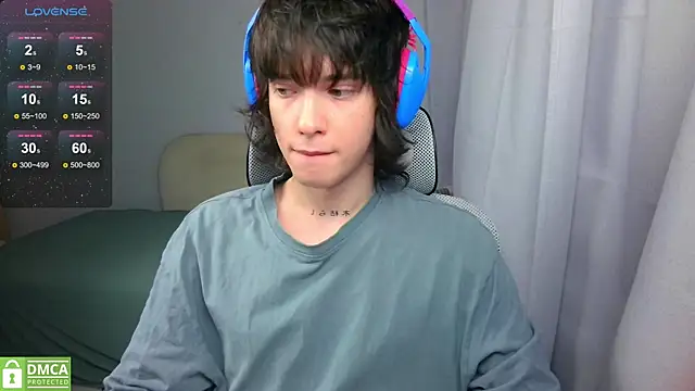 LeonBoykisser online show from May 24, 2026, 7:19 am