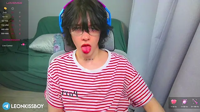 LeonBoykisser online show from April 2, 2026, 2:57 pm