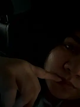 cami2211 online show from January 14, 2026, 7:45 am