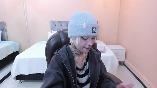 Snapshot of Bela_Craxkerr chatting on April 13, 2026, 12:53 pm Bela Craxkerr online show from April 13, 2026, 12:53 pm