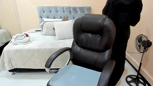 Snapshot of Bela_Craxkerr chatting on March 5, 2026, 12:46 pm Bela Craxkerr online show from March 5, 2026, 12:46 pm