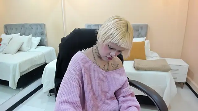 Snapshot of Bela_Craxkerr chatting on April 5, 2026, 12:34 pm Bela Craxkerr online show from April 5, 2026, 12:34 pm