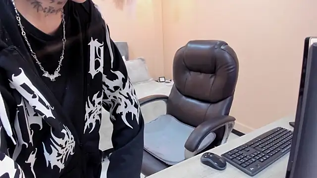 Snapshot of Bela_Craxkerr chatting on March 20, 2026, 1:01 pm Bela Craxkerr online show from March 20, 2026, 1:01 pm