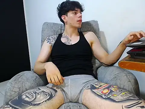 Snapshot of Joshh_miller chatting on April 15, 2026, 5:57 am Joshh miller online show from April 15, 2026, 5:57 am