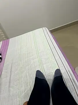 Arleymounthblack online show from January 14, 2026, 4:05 am