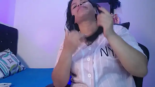 Aurora sanchess online show from February 7, 2026, 3:25 am