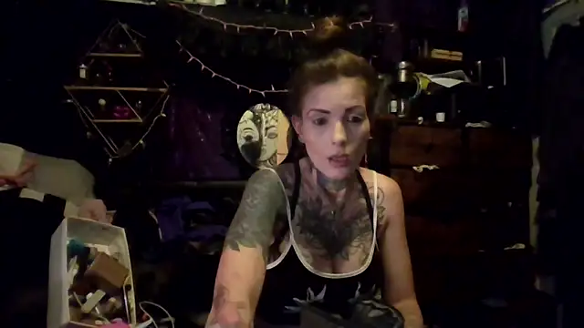 allymoon1369 online show from May 9, 2026, 10:02 pm