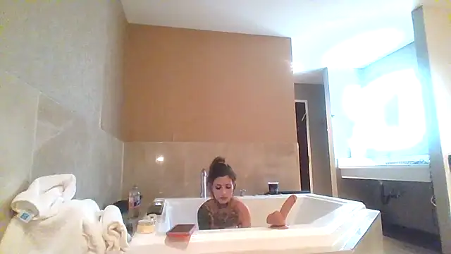 allymoon1369 online show from May 26, 2026, 6:22 am