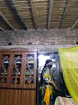 Snapshot of Hot_Sweeti chatting on April 11, 2026, 10:02 pm Hot Sweeti online show from April 11, 2026, 10:02 pm