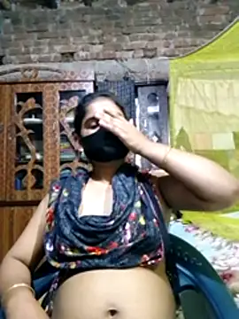 Snapshot of Hot_Sweeti chatting on April 17, 2026, 10:34 pm Hot Sweeti online show from April 17, 2026, 10:34 pm