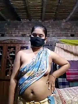 Snapshot of Hot_Sweeti chatting on May 5, 2026, 2:20 pm Hot Sweeti online show from May 5, 2026, 2:20 pm