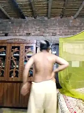 Snapshot of Hot_Sweeti chatting on May 7, 2026, 9:29 pm Hot Sweeti online show from May 7, 2026, 9:29 pm