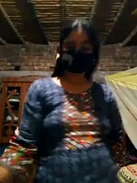 Snapshot of Hot_Sweeti chatting on March 3, 2026, 11:45 pm Hot Sweeti online show from March 3, 2026, 11:45 pm