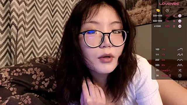 nullgirl online show from February 4, 2026, 10:05 pm