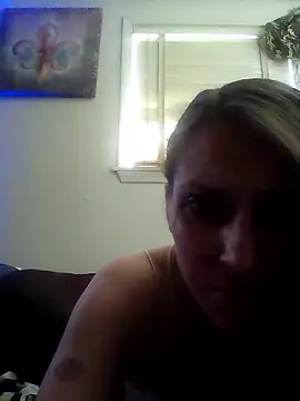 Snapshot of LadySn0w26 chatting on January 15, 2026, 8:34 pm LadySn0w26 online show from January 15, 2026, 8:34 pm