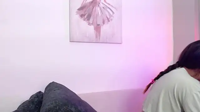 Snapshot of chloe_peach_ chatting on January 17, 2026, 12:31 pm chloe peach online show from January 17, 2026, 12:31 pm