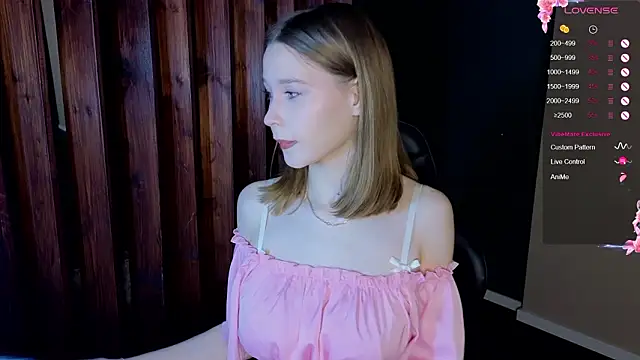 Snapshot of vickky_shy chatting on February 7, 2026, 5:21 pm vickky shy online show from February 7, 2026, 5:21 pm