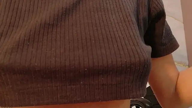 Snapshot of Scarlet_Vixen_ chatting on February 13, 2026, 12:38 pm Scarlet Vixen online show from February 13, 2026, 12:38 pm