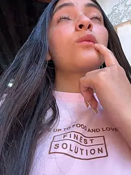 Snapshot of _tina_9 chatting on April 1, 2026, 6:16 pm tina 9 online show from April 1, 2026, 6:16 pm