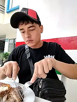 Snapshot of attractive-sexx chatting on April 4, 2026, 4:57 pm attractive-sexx online show from April 4, 2026, 4:57 pm