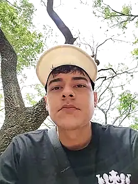 Snapshot of attractive-sexx chatting on April 9, 2026, 3:07 pm attractive-sexx online show from April 9, 2026, 3:07 pm