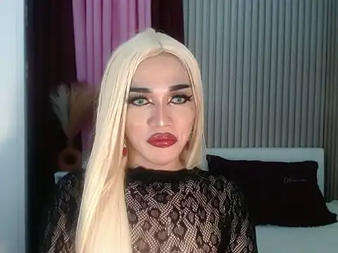 Snapshot of Kendalllust chatting on June 1, 2026, 1:44 pm Kendalllust online show from June 1, 2026, 1:44 pm