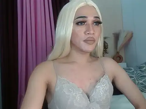 Kendalllust online show from April 12, 2026, 3:15 pm