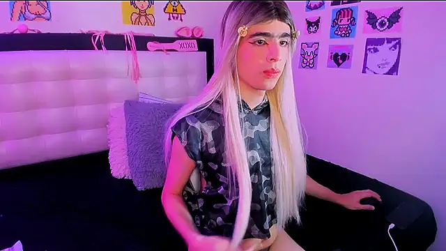 Snapshot of LuanRush_ chatting on April 18, 2026, 7:58 pm LuanRush online show from April 18, 2026, 7:58 pm
