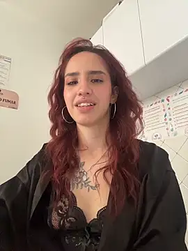Snapshot of elodie_rouge chatting on April 18, 2026, 7:07 pm elodie rouge online show from April 18, 2026, 7:07 pm