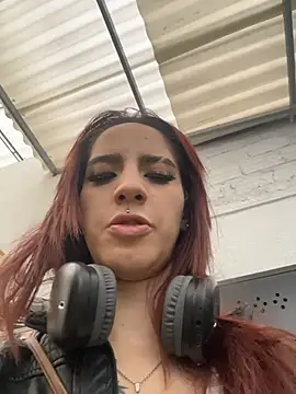 elodie rouge online show from June 26, 2026, 11:38 am