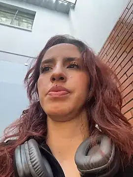 elodie rouge online show from July 17, 2026, 12:35 pm