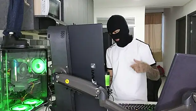 Snapshot of cash_master888 chatting on February 22, 2026, 11:12 am cash master888 online show from February 22, 2026, 11:12 am