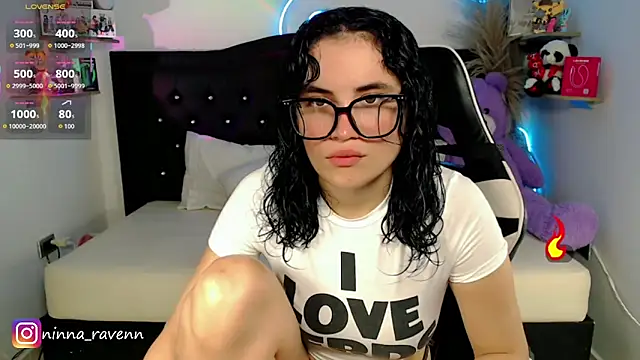 Snapshot of AriaDark chatting on May 11, 2026, 9:12 pm AriaDark online show from May 11, 2026, 9:12 pm