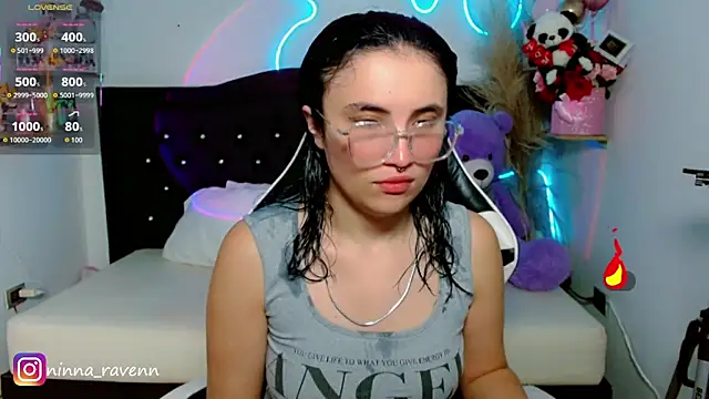 Snapshot of AriaDark chatting on April 26, 2026, 10:07 pm AriaDark online show from April 26, 2026, 10:07 pm