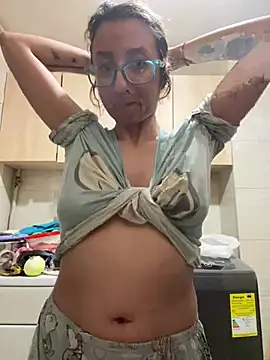 RavenEllieUniverse online show from March 8, 2026, 2:59 am