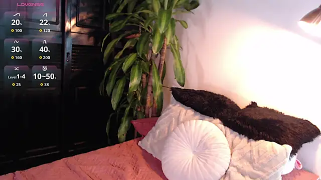 Snapshot of Mia_Volkova_ chatting on May 22, 2026, 4:05 pm Mia Volkova online show from May 22, 2026, 4:05 pm