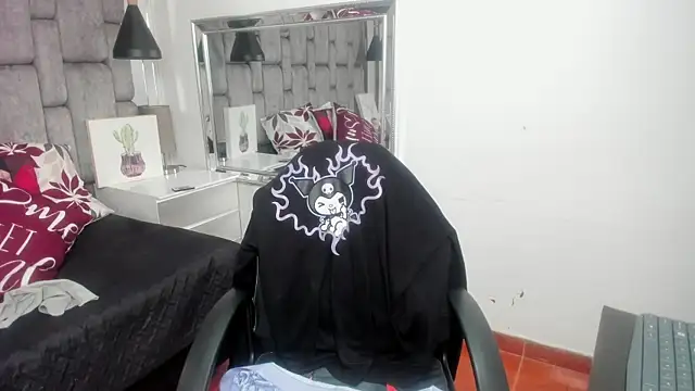 Snapshot of JenniQ69 chatting on February 25, 2026, 1:33 pm JenniQ69 online show from February 25, 2026, 1:33 pm