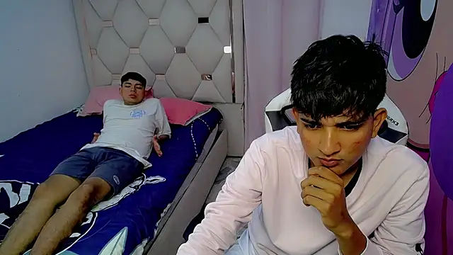 Snapshot of Maxwell_boys chatting on February 11, 2026, 3:39 am Maxwell boys online show from February 11, 2026, 3:39 am