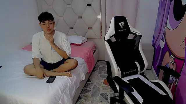 Snapshot of Maxwell_boys chatting on February 5, 2026, 3:46 am Maxwell boys online show from February 5, 2026, 3:46 am