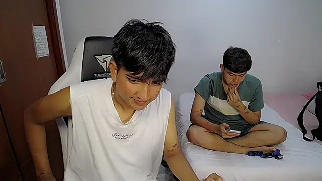 Snapshot of Maxwell_boys chatting on February 26, 2026, 3:17 am Maxwell boys online show from February 26, 2026, 3:17 am